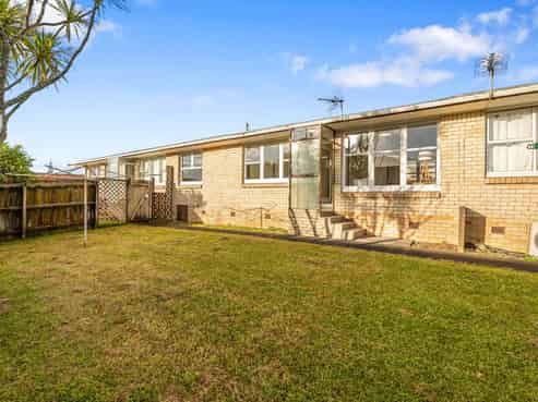 2/7 Laburnum Road, New Windsor