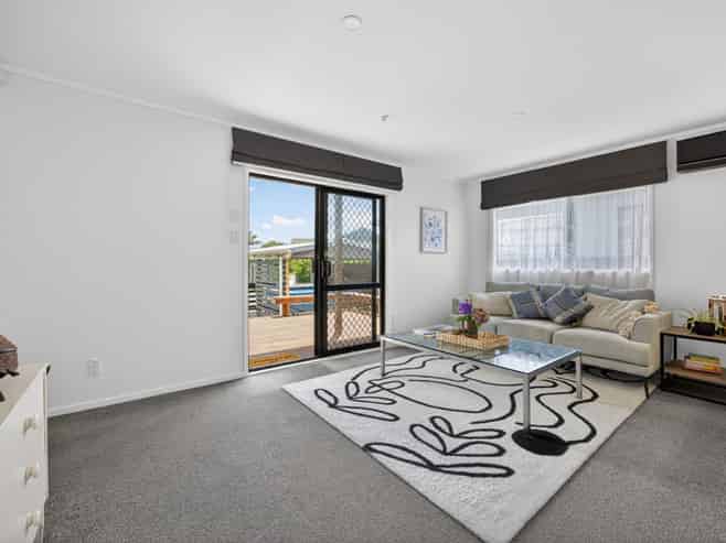 1/18 Darcy Place, Massey