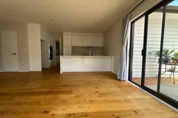 13 Johns Creek Crescent, Silverdale