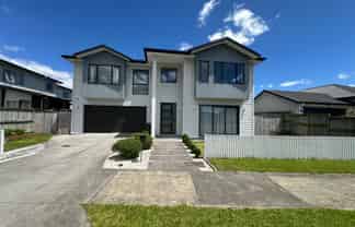 13 Johns Creek Crescent, Silverdale