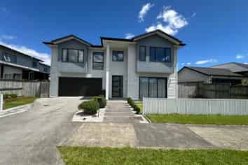 13 Johns Creek Crescent, Silverdale