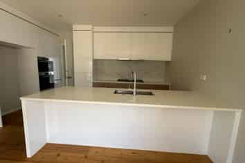 13 Johns Creek Crescent, Silverdale