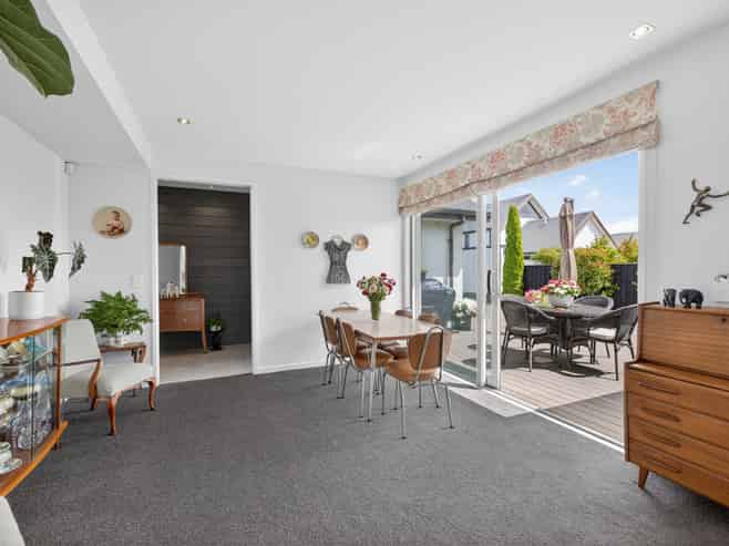 17 Waterstock Way, Parklands