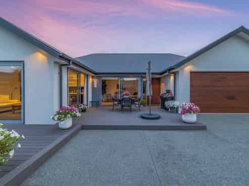 17 Waterstock Way, Parklands