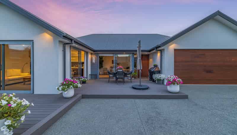 17 Waterstock Way, Parklands