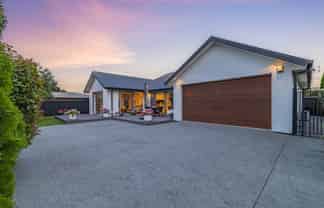 17 Waterstock Way, Parklands