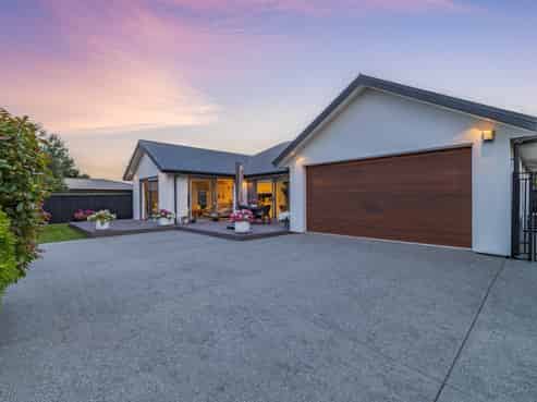 17 Waterstock Way, Parklands