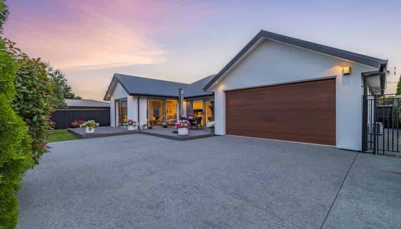 17 Waterstock Way, Parklands