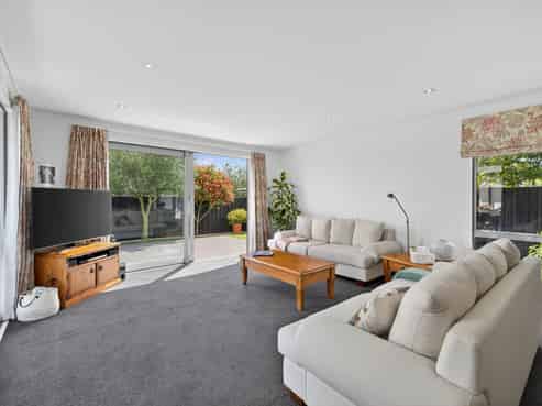 17 Waterstock Way, Parklands