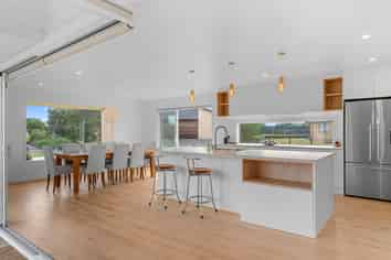 24 Waterman Drive, Langs Beach