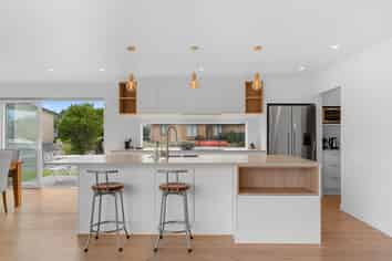 24 Waterman Drive, Langs Beach