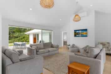 24 Waterman Drive, Langs Beach