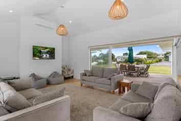 24 Waterman Drive, Langs Beach