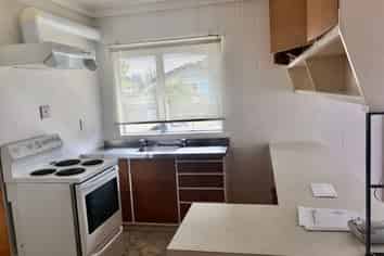 16B Seaforth Avenue, Mangere Bridge