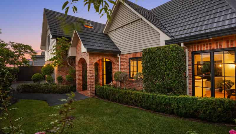 9  Kahala Place, West Harbour