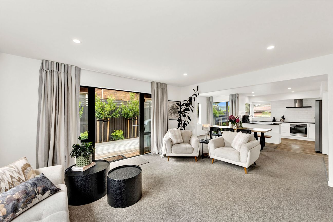 Serious Sellers, Outstanding Opportunity in Zone! – pohled 4
