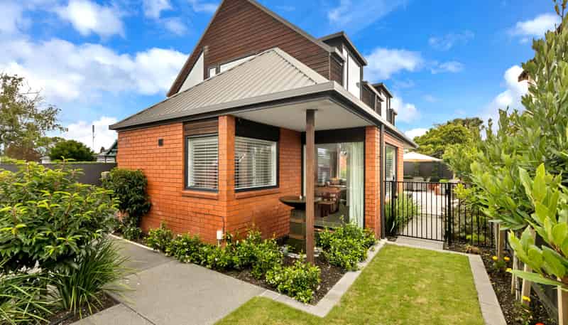 9 Clyde Road, Riccarton