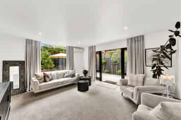 9 Clyde Road, Riccarton