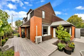 9 Clyde Road, Riccarton