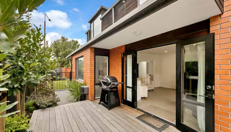 9 Clyde Road, Riccarton