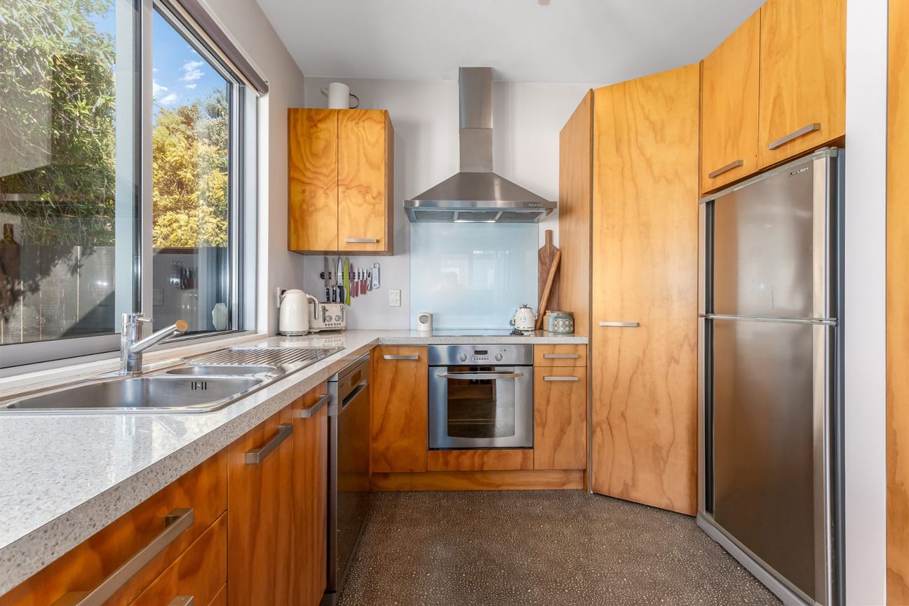 Petone living at its best - Vista 4