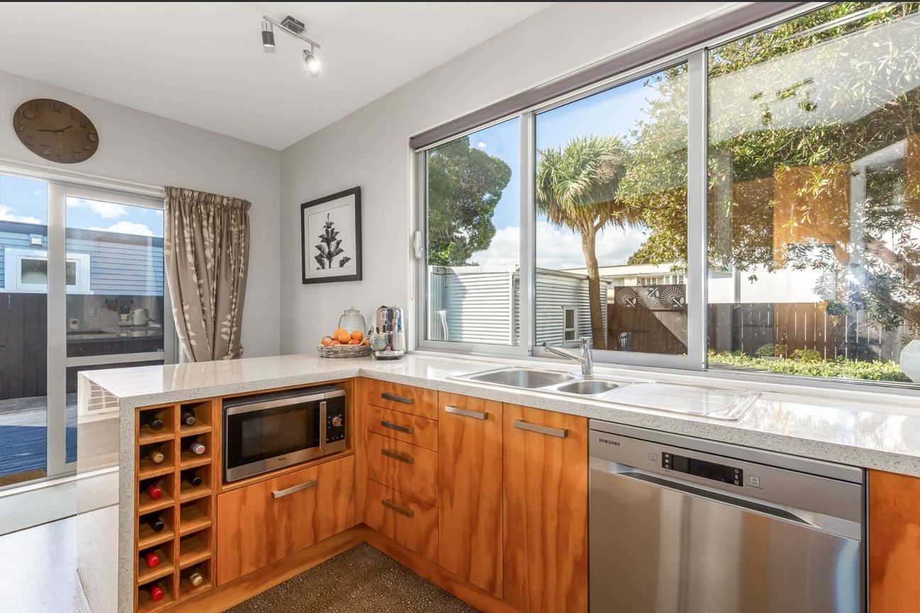 Petone living at its best - Vista 2