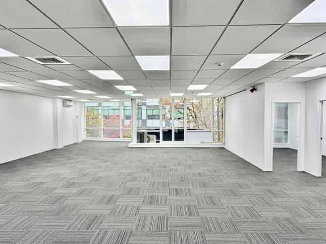 CBRE - Versatile Workspace with Deck and Fresh Finishes