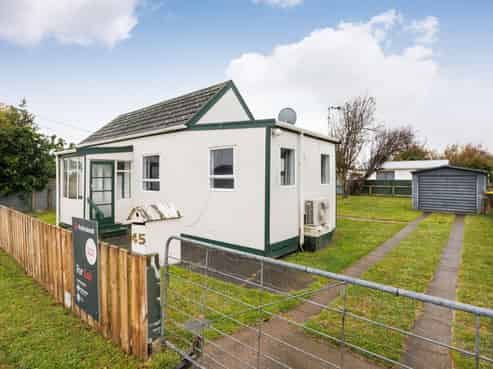 45 Avenue Road, Foxton