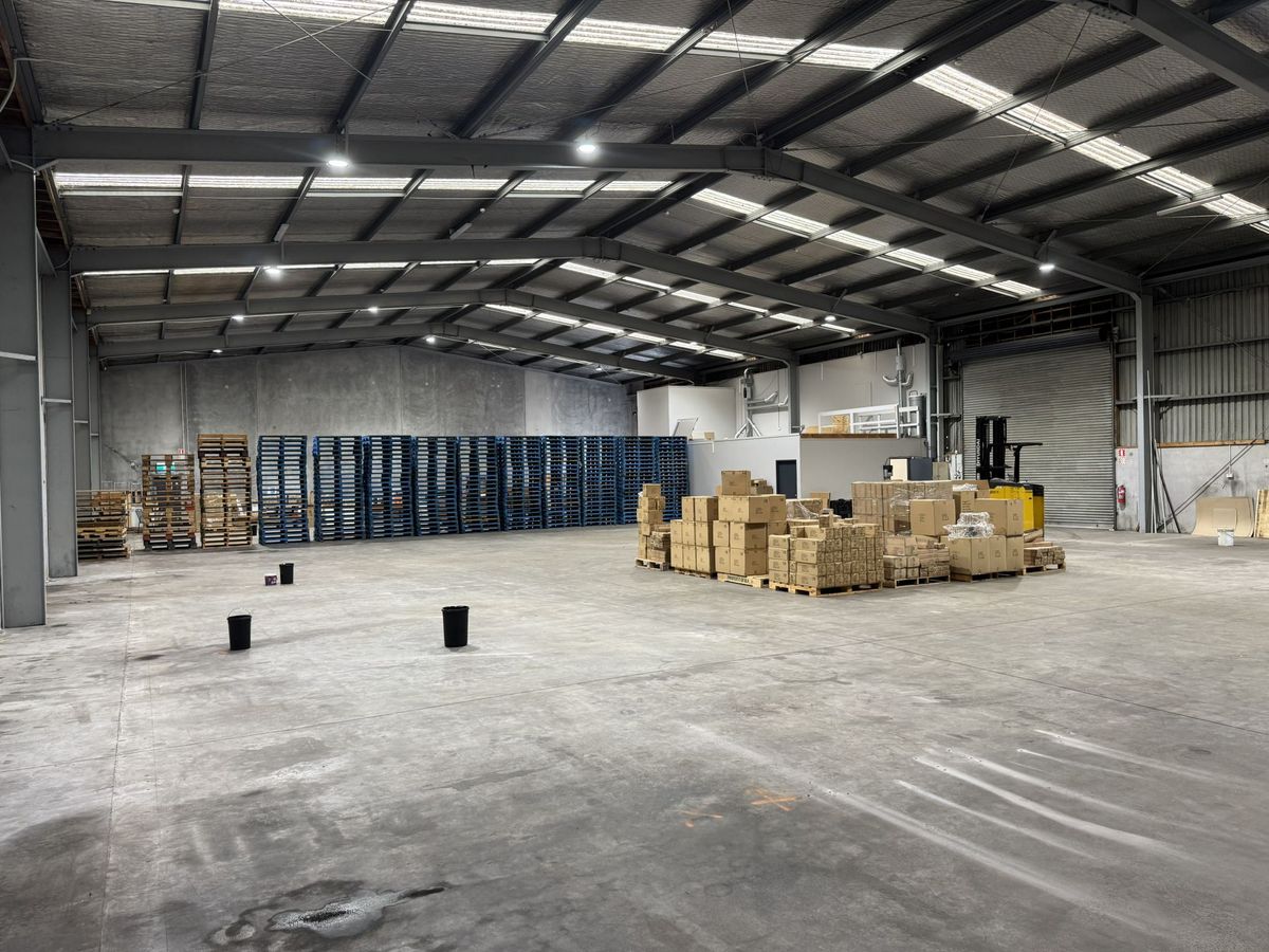 Functional Standalone Industrial HQ | Cryers Road - Ansicht 4