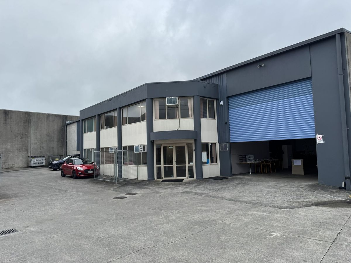 Functional Standalone Industrial HQ | Cryers Road - Ansicht 3
