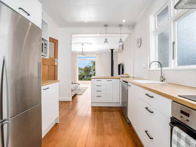 15 Helston Road, Johnsonville