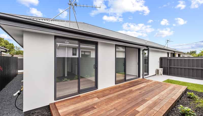 2/7 Cossar Street, Burwood