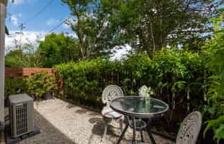 4/83 Lake Road, Devonport