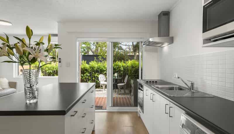 4/83 Lake Road, Devonport