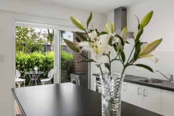 4/83 Lake Road, Devonport