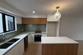 2/1 O'Connell Street, Manurewa