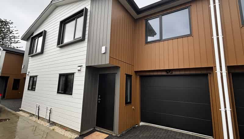 2/1 O'Connell Street, Manurewa