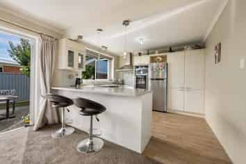 15 Brandon Street, Alexandra