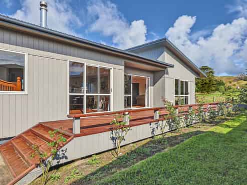 9 John Ross Place, Kairakau