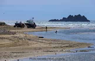 9 John Ross Place, Kairakau
