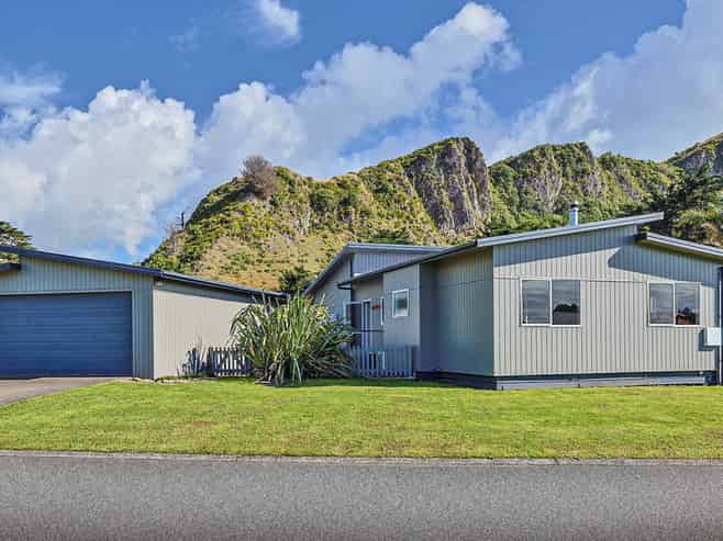 9 John Ross Place, Kairakau