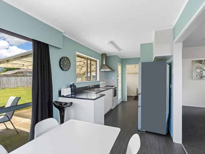 33 Solway Street, Levin