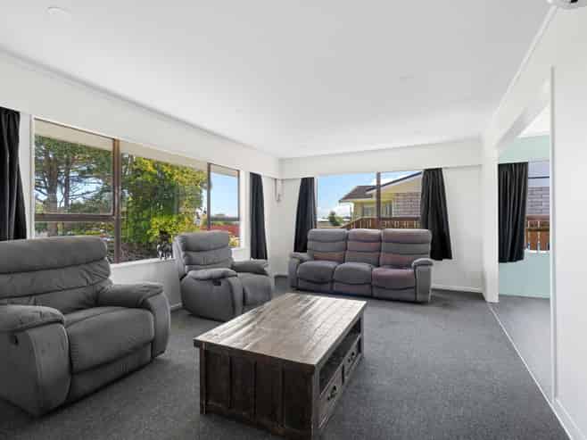 33 Solway Street, Levin