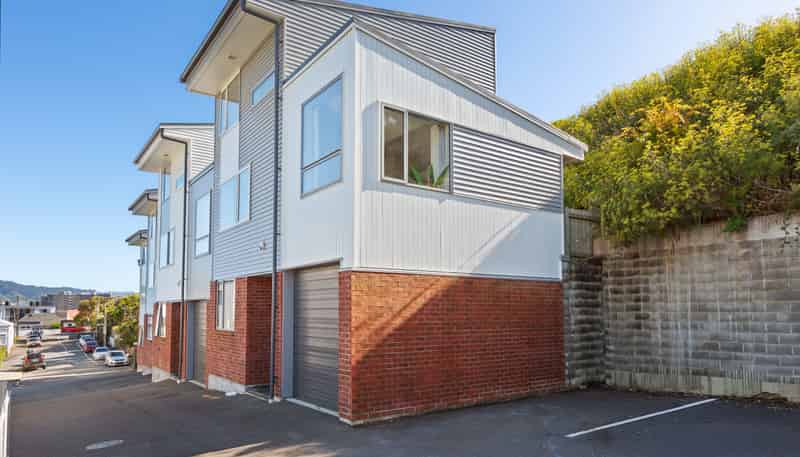 30/31 Princess Terrace, Newtown