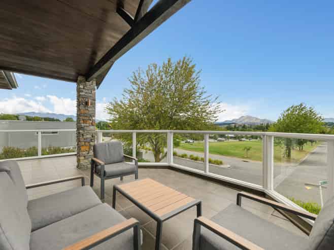 32 Old Station Avenue, Wanaka