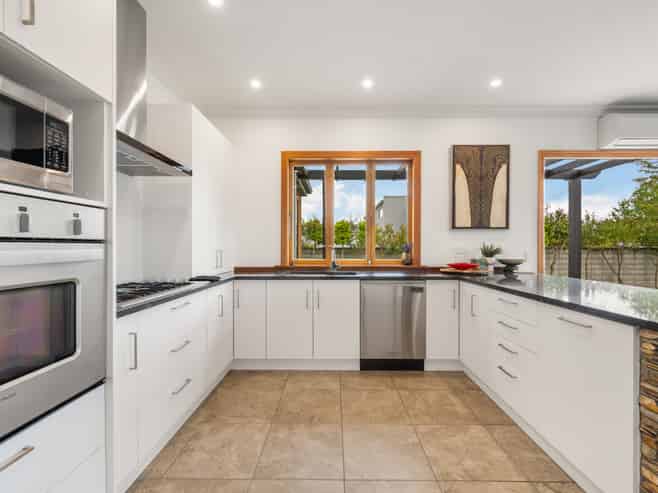 32 Old Station Avenue, Wanaka