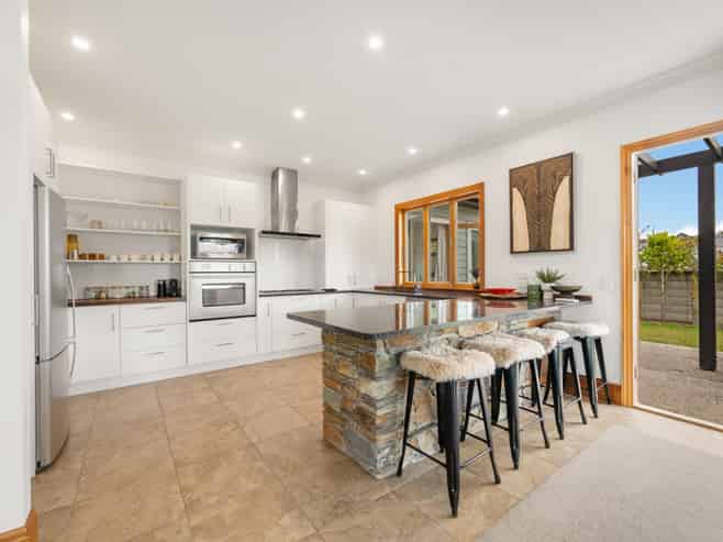 32 Old Station Avenue, Wanaka