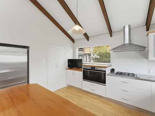 5 Magnolia Drive, Westown