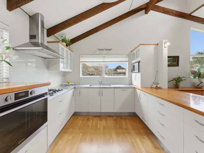 5 Magnolia Drive, Westown