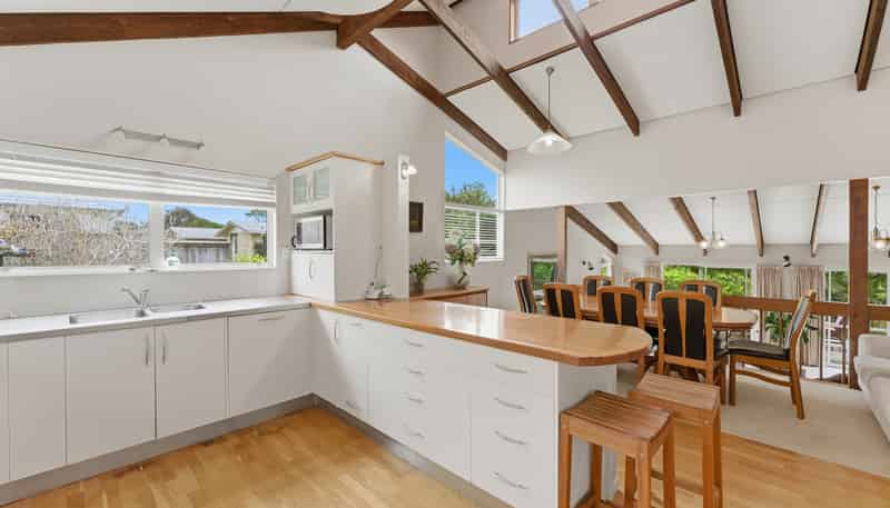 5 Magnolia Drive, Westown